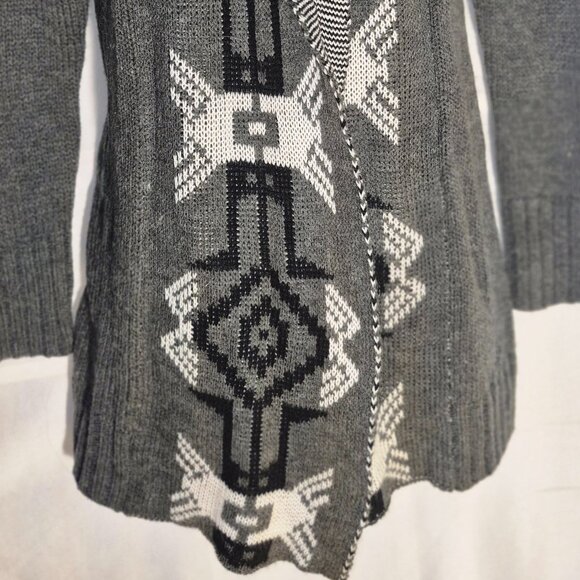 RUE21 Southwestern design Cardigan long sweater 100% Acrylic in size Small - Picture 7 of 16
